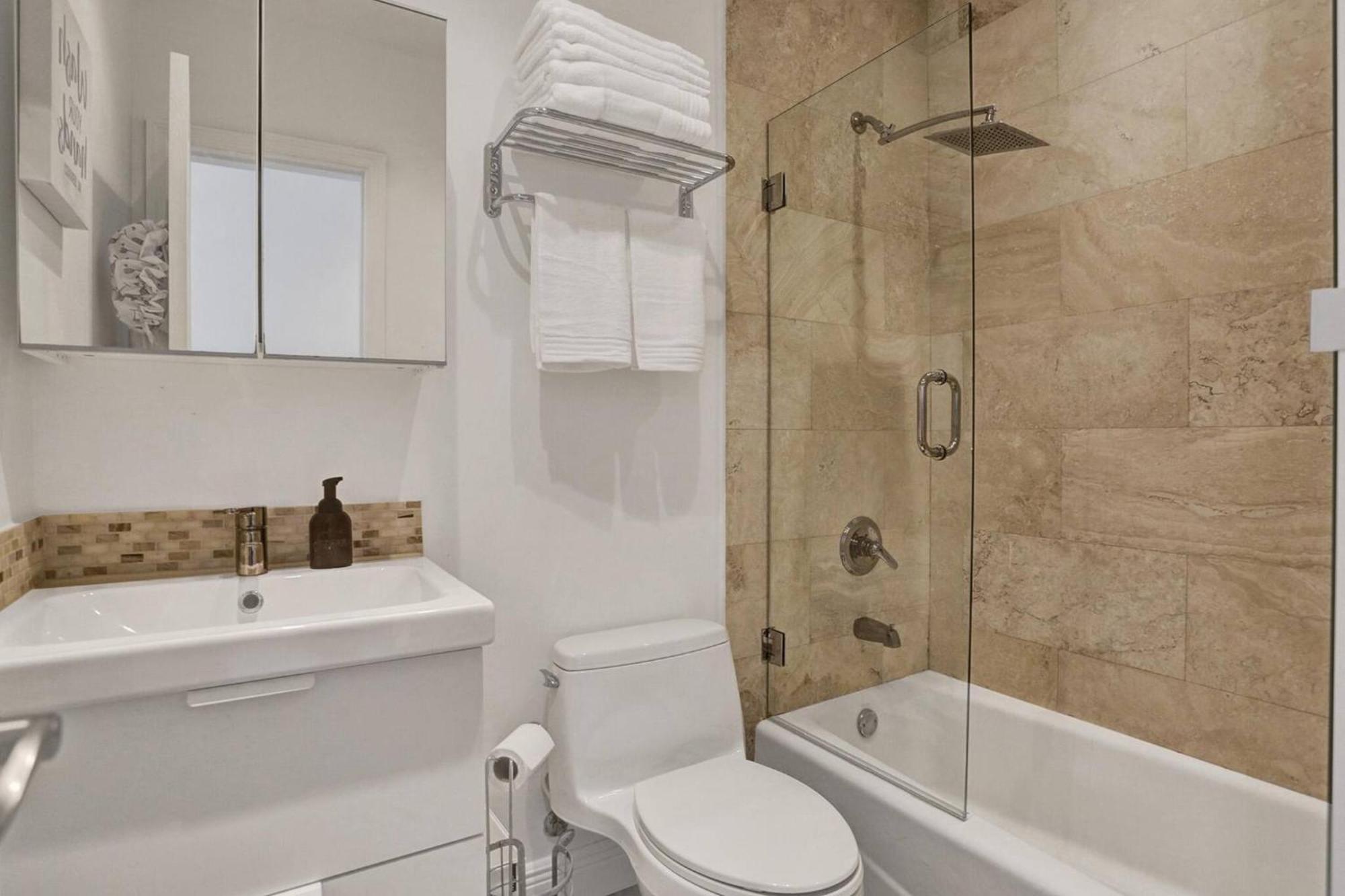 Casa Coral With Heated Pool Charcoal Bbq Area Holiday home Miami