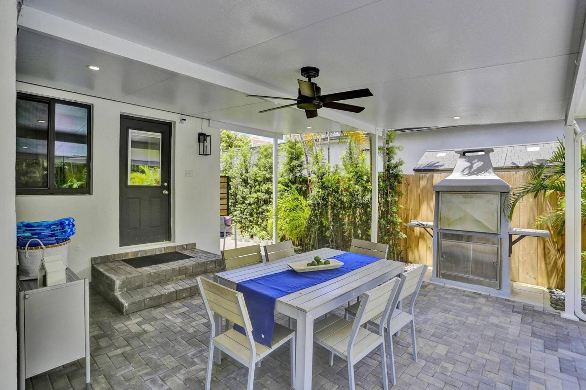 Casa Coral With Heated Pool Charcoal Bbq Area Holiday home Miami