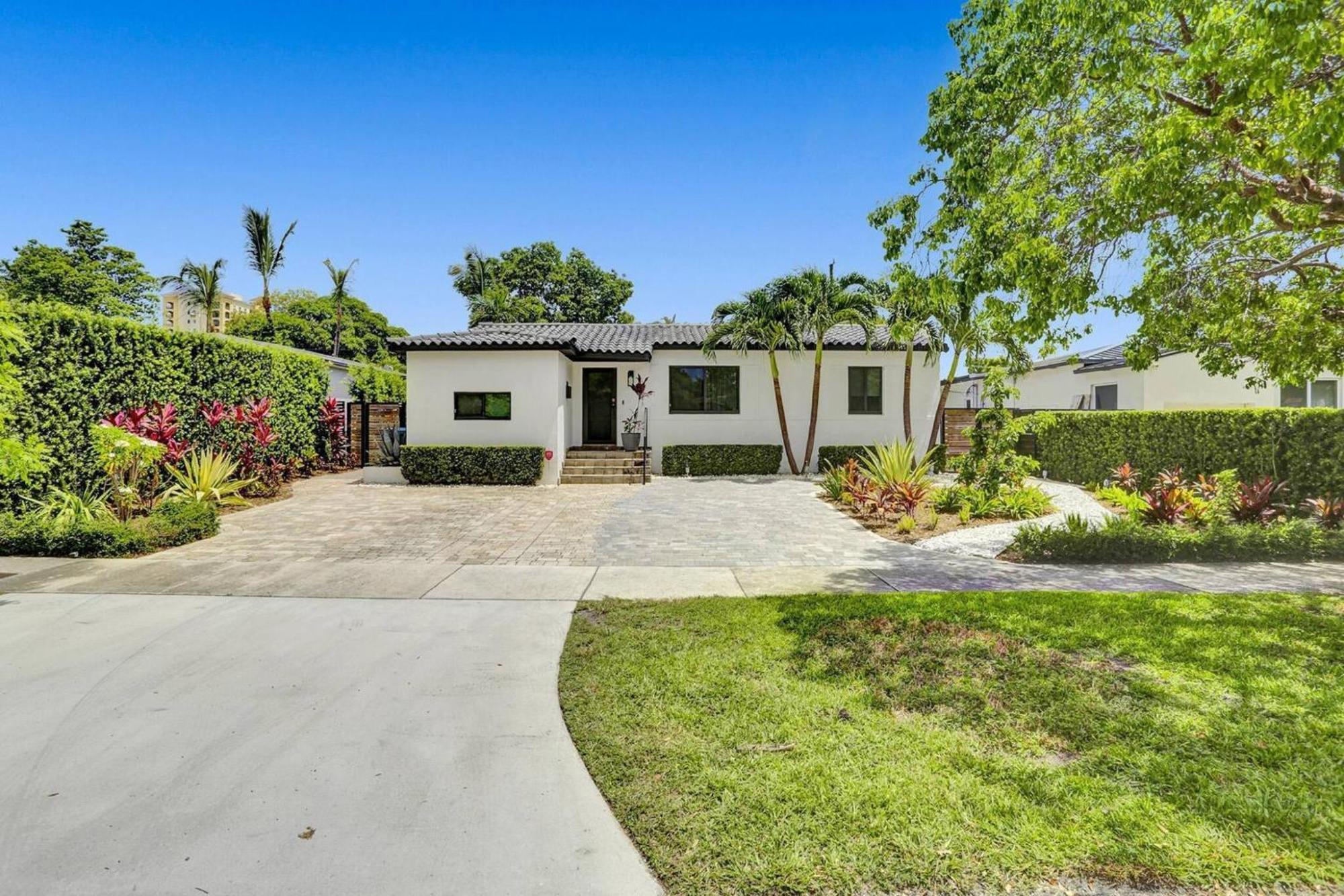 Casa Coral With Heated Pool Charcoal Bbq Area Miami