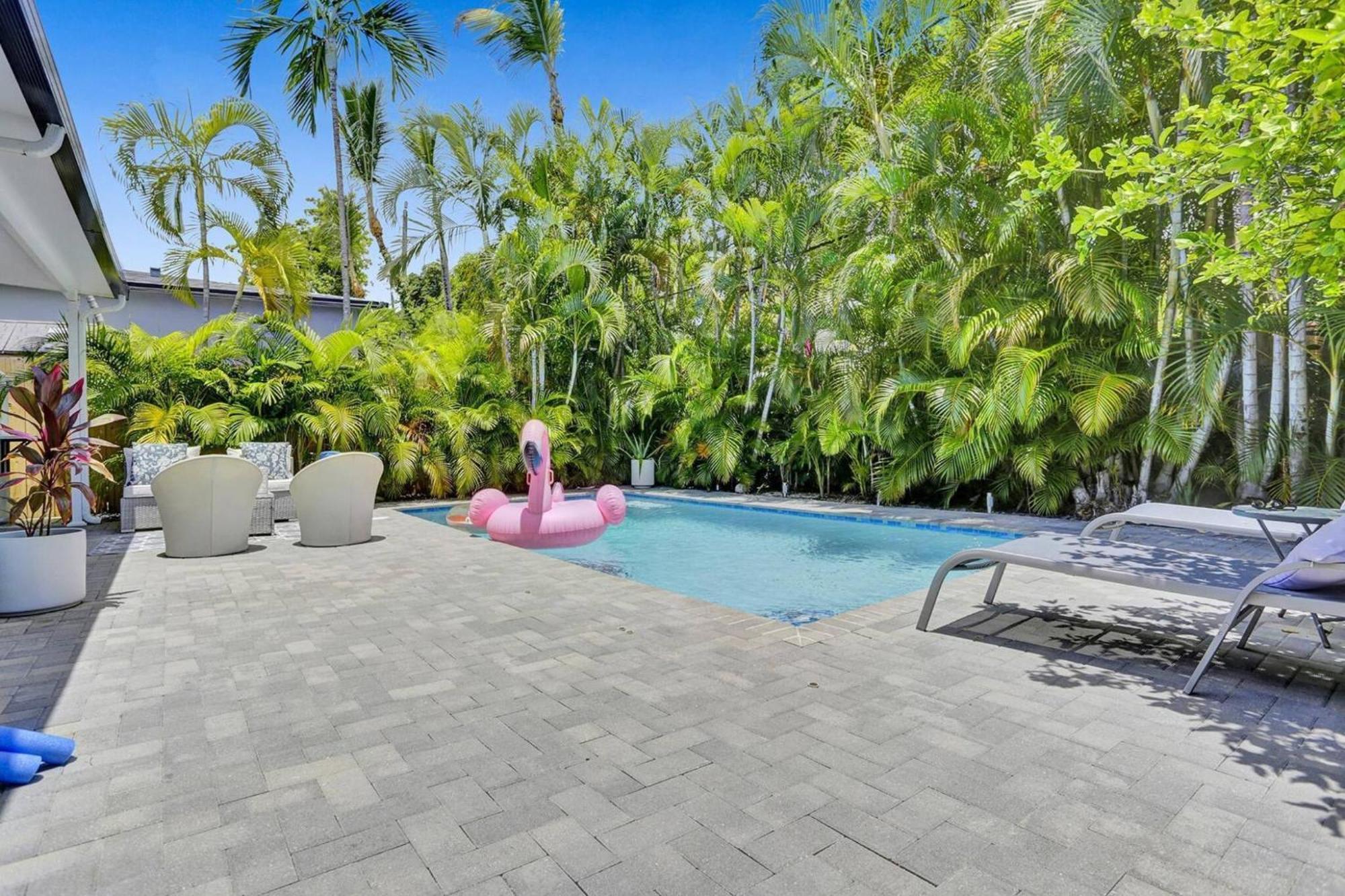 Casa Coral With Heated Pool Charcoal Bbq Area Miami